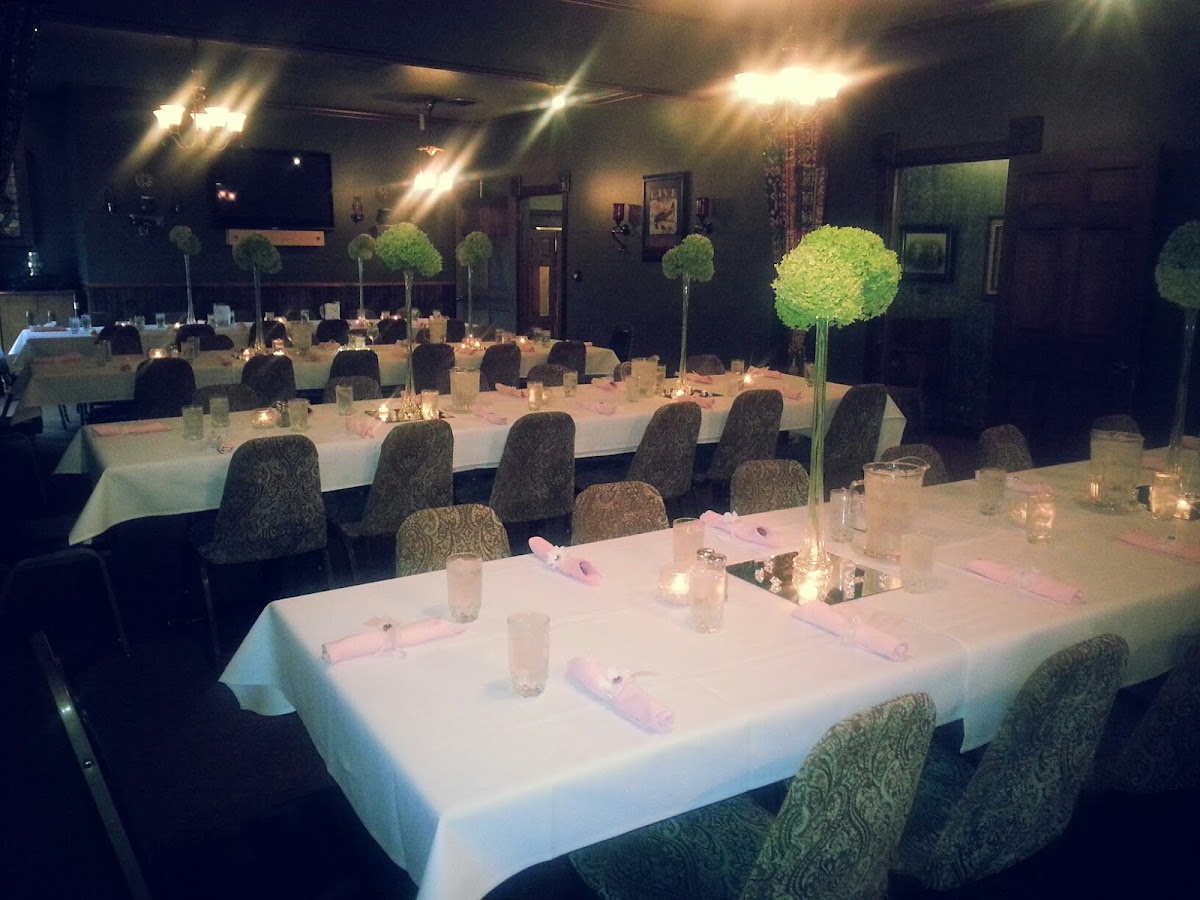 Emerald's Fine Food & Libations